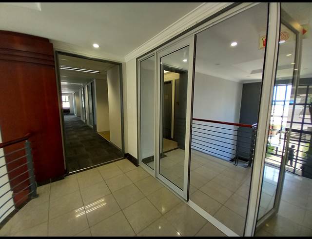 240M² OFFICE TO LET IN BRYANSTON