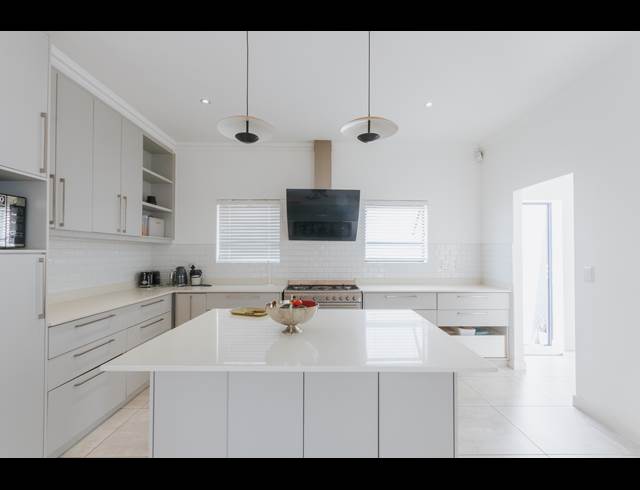 3 BEDROOM FREEHOLD TO LET IN PARKLANDS NORTH