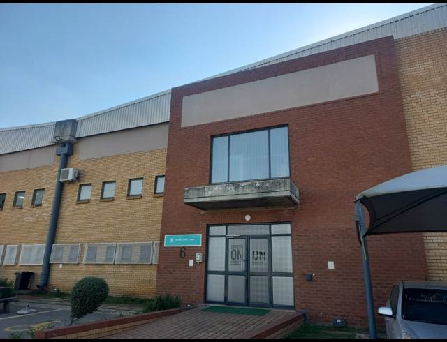 5,336M² WAREHOUSE TO LET IN POMONA