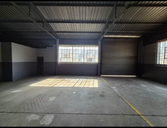 440M² WAREHOUSE TO LET IN WADEVILLE