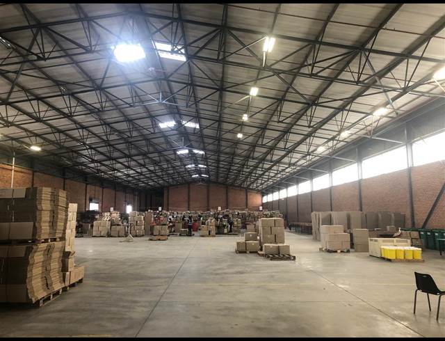5,630M² WAREHOUSE TO LET IN POMONA