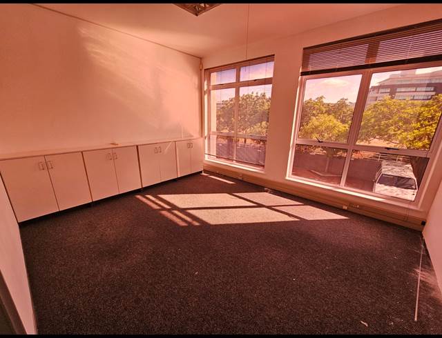352M² OFFICE TO LET IN CENTURY CITY