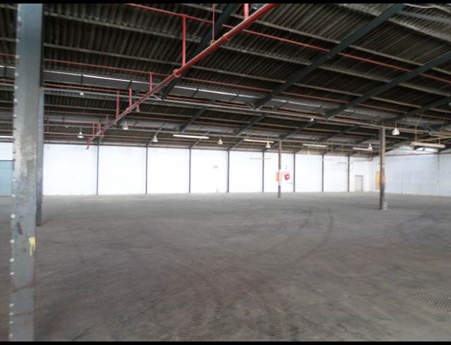 1,980M² FACTORY TO LET IN PAROW INDUSTRIAL