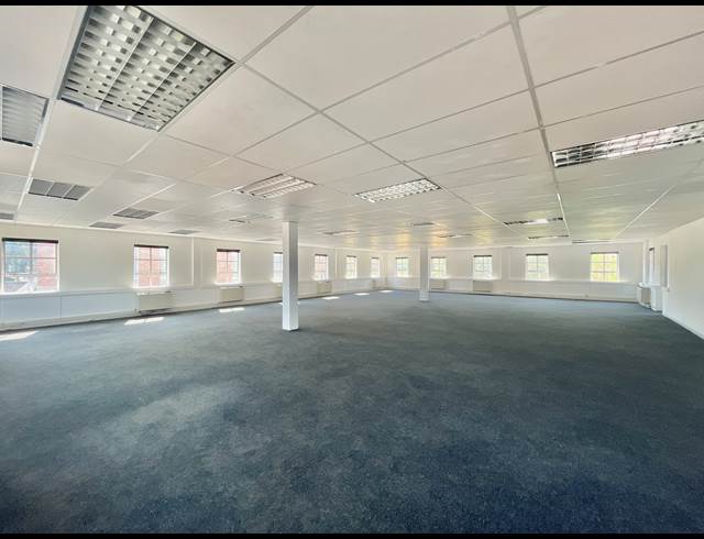 363M² OFFICE TO LET IN FOURWAYS