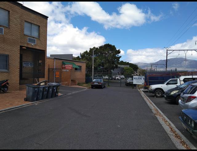 123M² FACTORY RENTED IN SOUTHFIELD