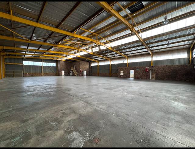 1,300M² WAREHOUSE TO LET IN ROBERTVILLE