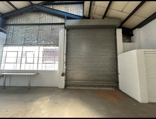 925M² WAREHOUSE TO LET IN PAROW INDUSTRIAL