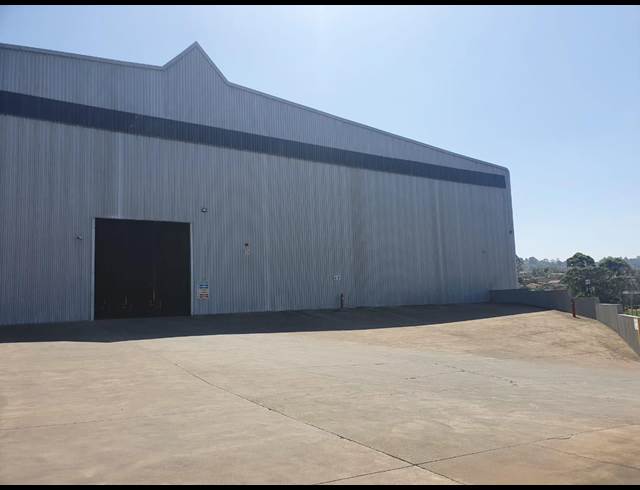 12,000M² WAREHOUSE TO LET IN NEW GERMANY