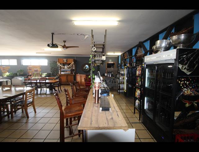 370M² RESTAURANT TO LET IN SALDANHA CENTRAL