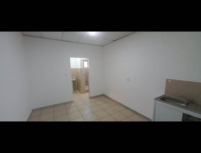 554M² WAREHOUSE TO LET IN OLIVEDALE