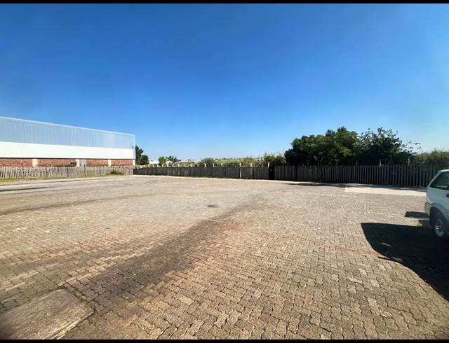 4,000M² WAREHOUSE TO LET IN JET PARK