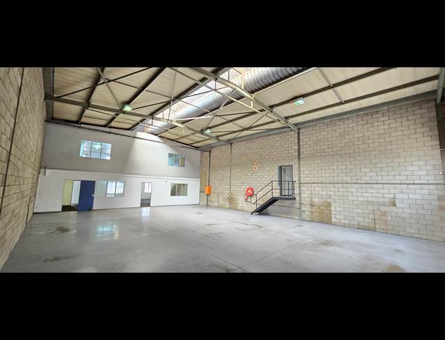 378M² WAREHOUSE TO LET IN KYA SANDS