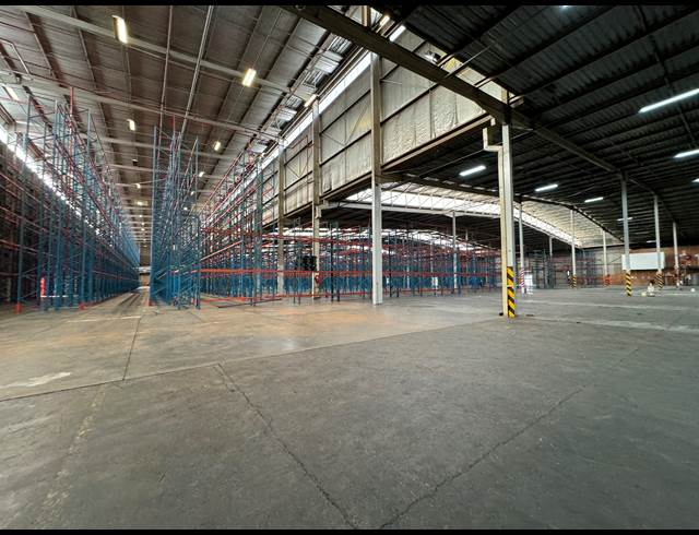 19,294M² WAREHOUSE TO LET IN JET PARK