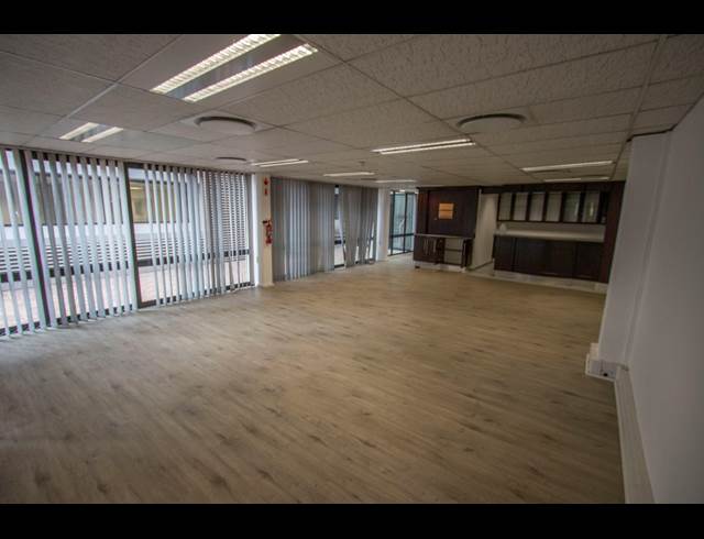 1,578M² OFFICE TO LET IN HALFWAY HOUSE