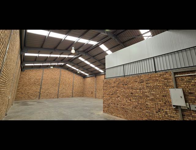 338M² WAREHOUSE TO LET IN STRIJDOMPARK