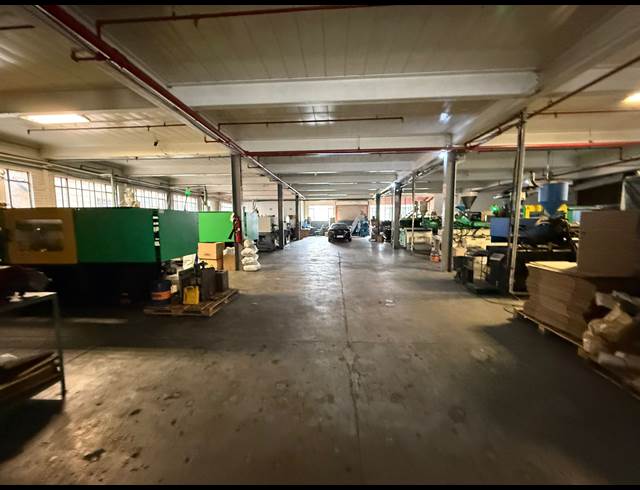 1,400M² BUILDING TO LET IN CROESUS