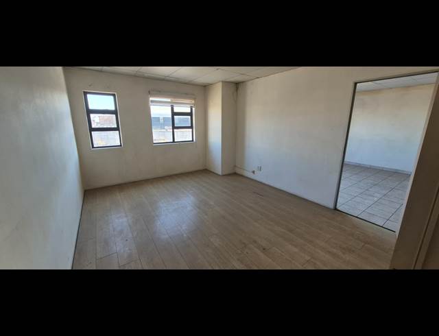 349M² WAREHOUSE TO LET IN ANDERBOLT