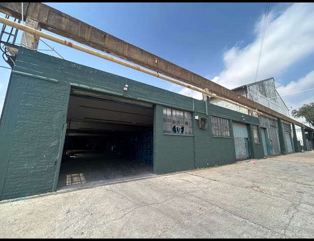 1,400M² WAREHOUSE TO LET IN INDUSTRIA WEST