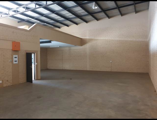 334M² WAREHOUSE TO LET IN POMONA