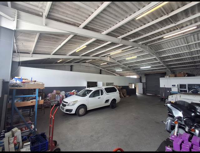 275M² WAREHOUSE TO LET IN WOODBROOK