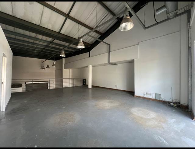 209M² WAREHOUSE TO LET IN HIGHVELD