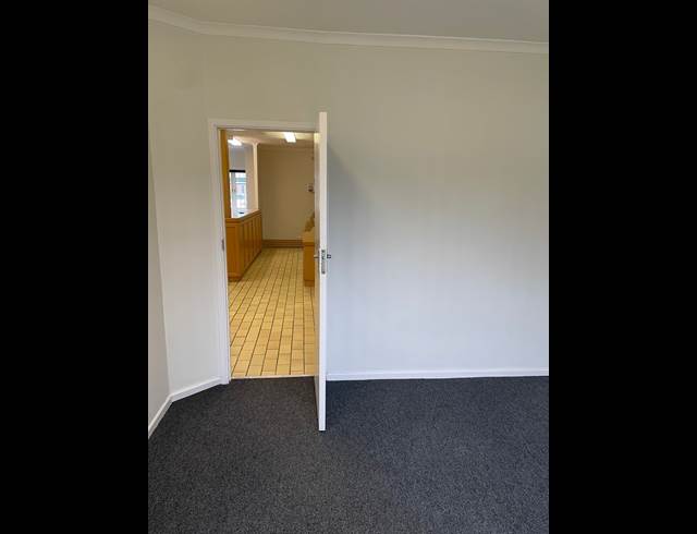 100M² OFFICE TO LET IN FORESHORE