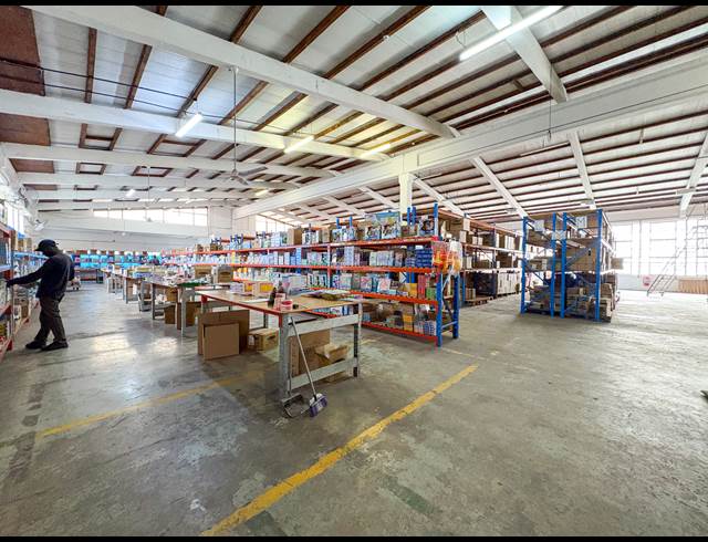 1,485M² WAREHOUSE TO LET IN NEW GERMANY