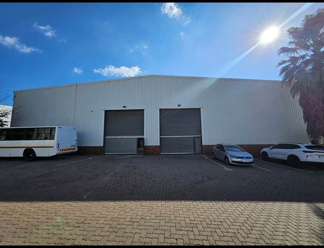 1,560M² WAREHOUSE TO LET IN RANDJESPARK