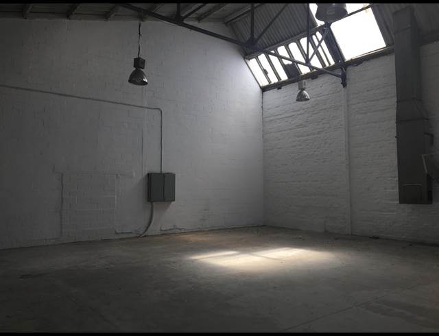 333M² WAREHOUSE RENTED IN WOODSTOCK