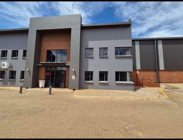 4,891M² WAREHOUSE TO LET IN POMONA