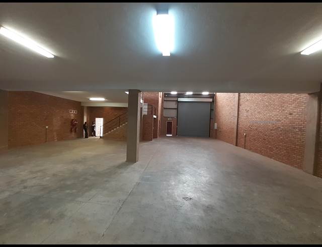 417M² WAREHOUSE TO LET IN LANSERIA