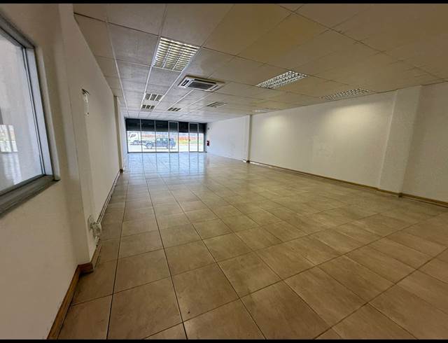 165M² RETAIL TO LET IN INDUSTRIA WEST