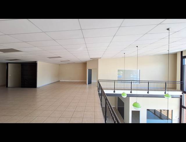 420M² SHOWROOM TO LET IN NORTH RIDING
