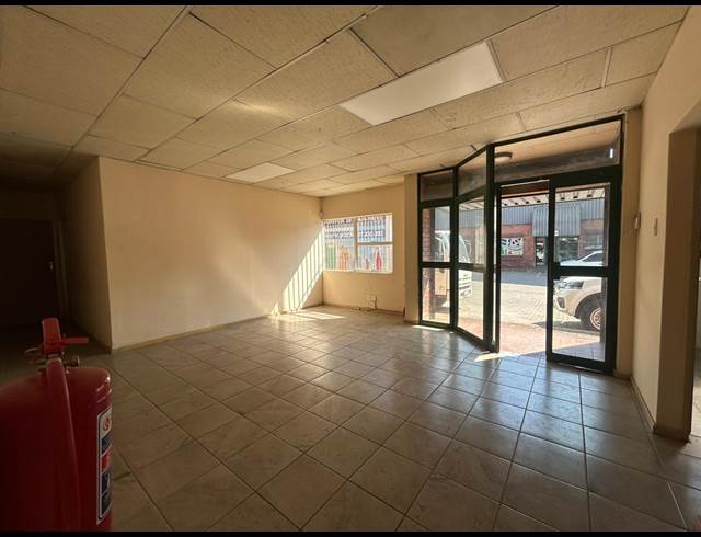 487M² WAREHOUSE TO LET IN LONGDALE