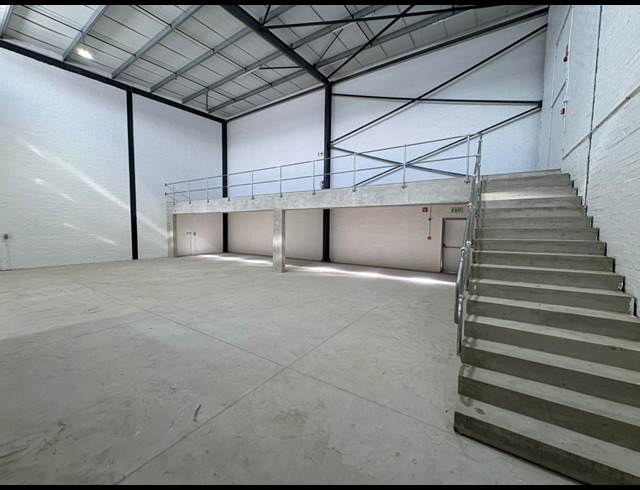 464M² WAREHOUSE TO LET IN FIRGROVE