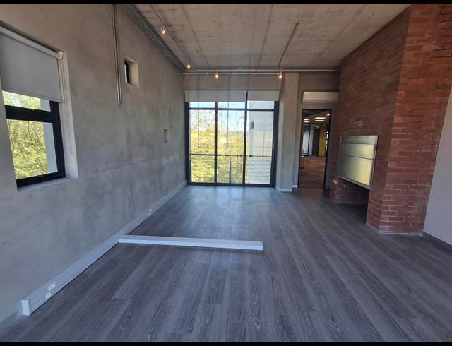 678M² OFFICE TO LET IN BEACON BAY