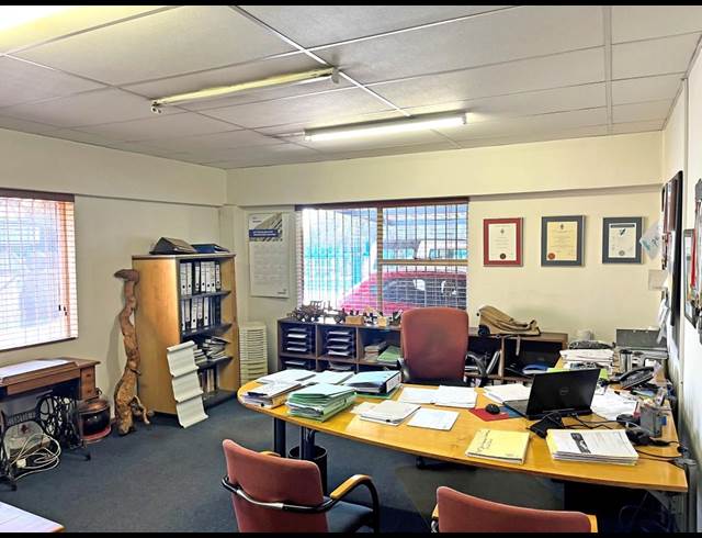2,500M² WAREHOUSE TO LET IN SPARTAN