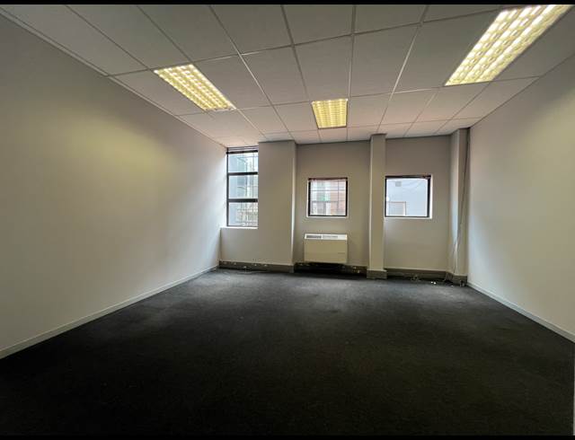 140M² OFFICE TO LET IN HIGHVELD