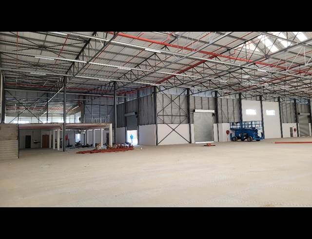 2,682M² WAREHOUSE TO LET IN KILLARNEY GARDENS
