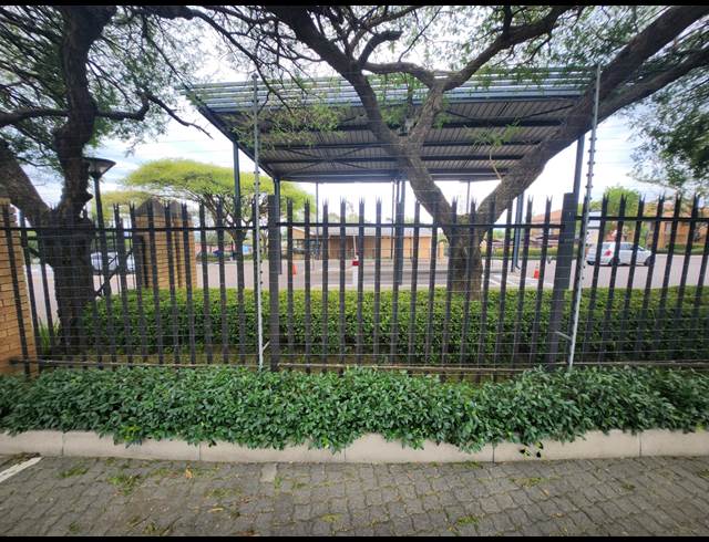 586M² OFFICE TO LET IN HALFWAY GARDENS