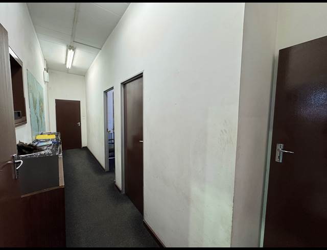 1,313M² WAREHOUSE TO LET IN ROBERTVILLE