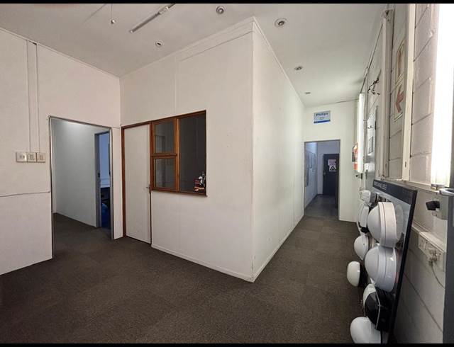 1,951M² FACTORY TO LET IN MAITLAND