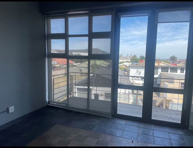 152M² OFFICE TO LET IN SALT RIVER