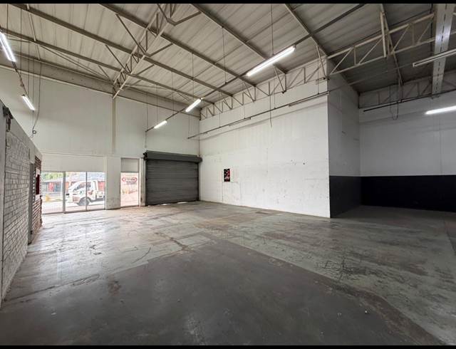 559M² WAREHOUSE TO LET IN HALFWAY HOUSE
