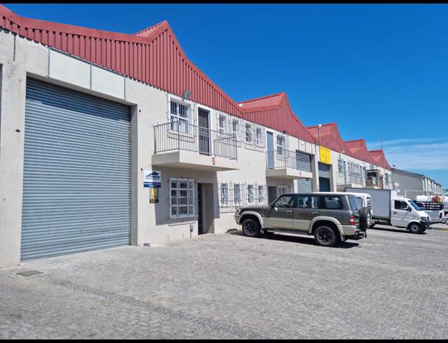 300M² WAREHOUSE RENTED IN STRAND CENTRAL