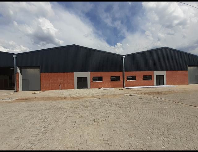435M² WAREHOUSE TO LET IN COSMO BUSINESS PARK