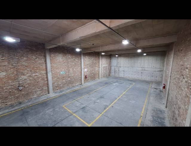 310M² WAREHOUSE TO LET IN LASER PARK