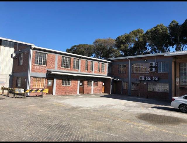 1,956M² WAREHOUSE TO LET IN EPPING INDUSTRIAL