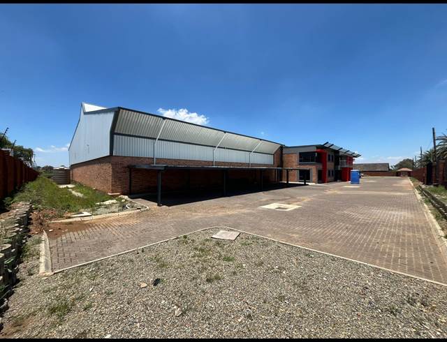 3,200M² WAREHOUSE TO LET IN WITHOK ESTATE
