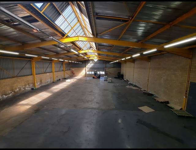 986M² WAREHOUSE TO LET IN ROBERTVILLE